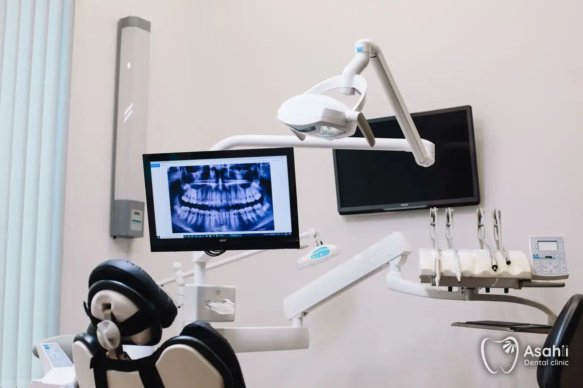 A full-mouth X-ray shows the jawbone before choosing how to replace missing teeth